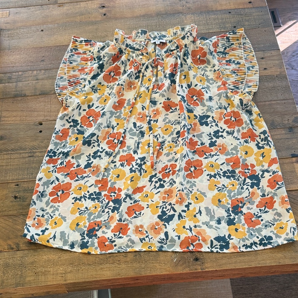 NWOT VOY Women's Floral Ruffle Sleeve Top